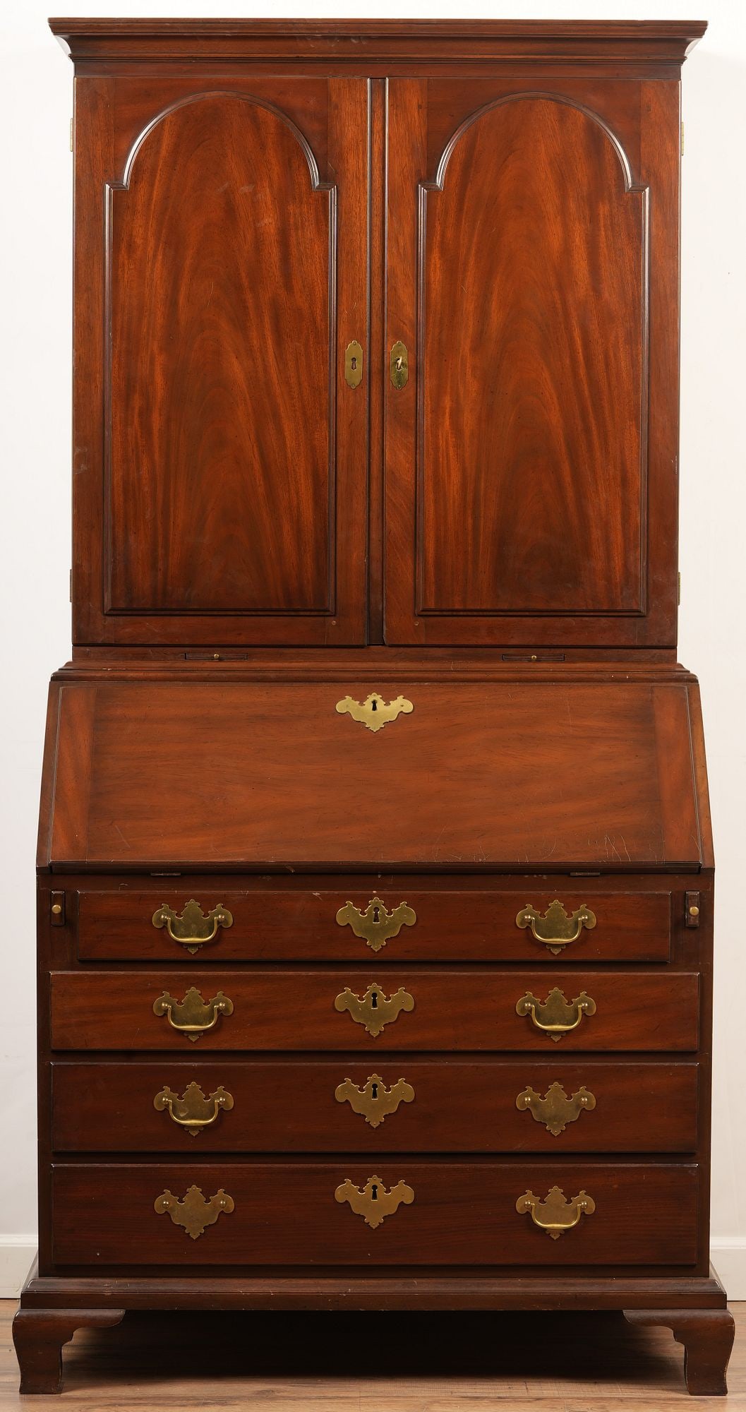Kittinger Buffalo (hn14) Historic Newport Secretary Desk Auction
