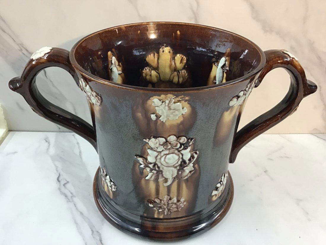 Monumental Bargeware Glaze Frog Salamander Surprise Loving Cup (1 of 4)