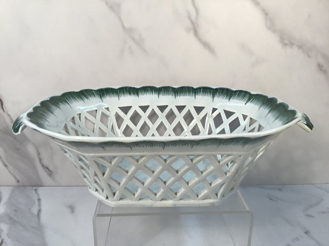 English Leedsware Green Feather Edge Reticulated Basket (1 of 3)