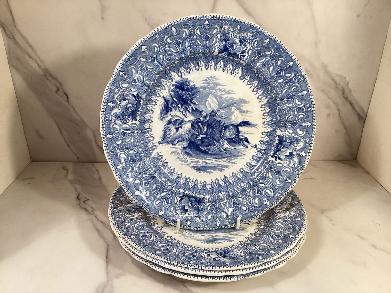Set 4 Rorstrand Staffordshire Blue LION HUNT 9.25 Inch lunch Plates (1 of 2)