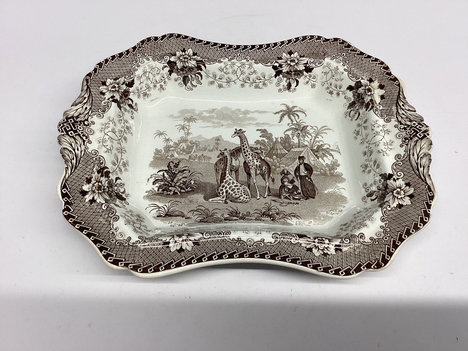 Ridgway 1836 GIRAFFE STONEWARE 2 Handled Scalloped Serving Bowl 11.5 Inch Brown (1 of 2)