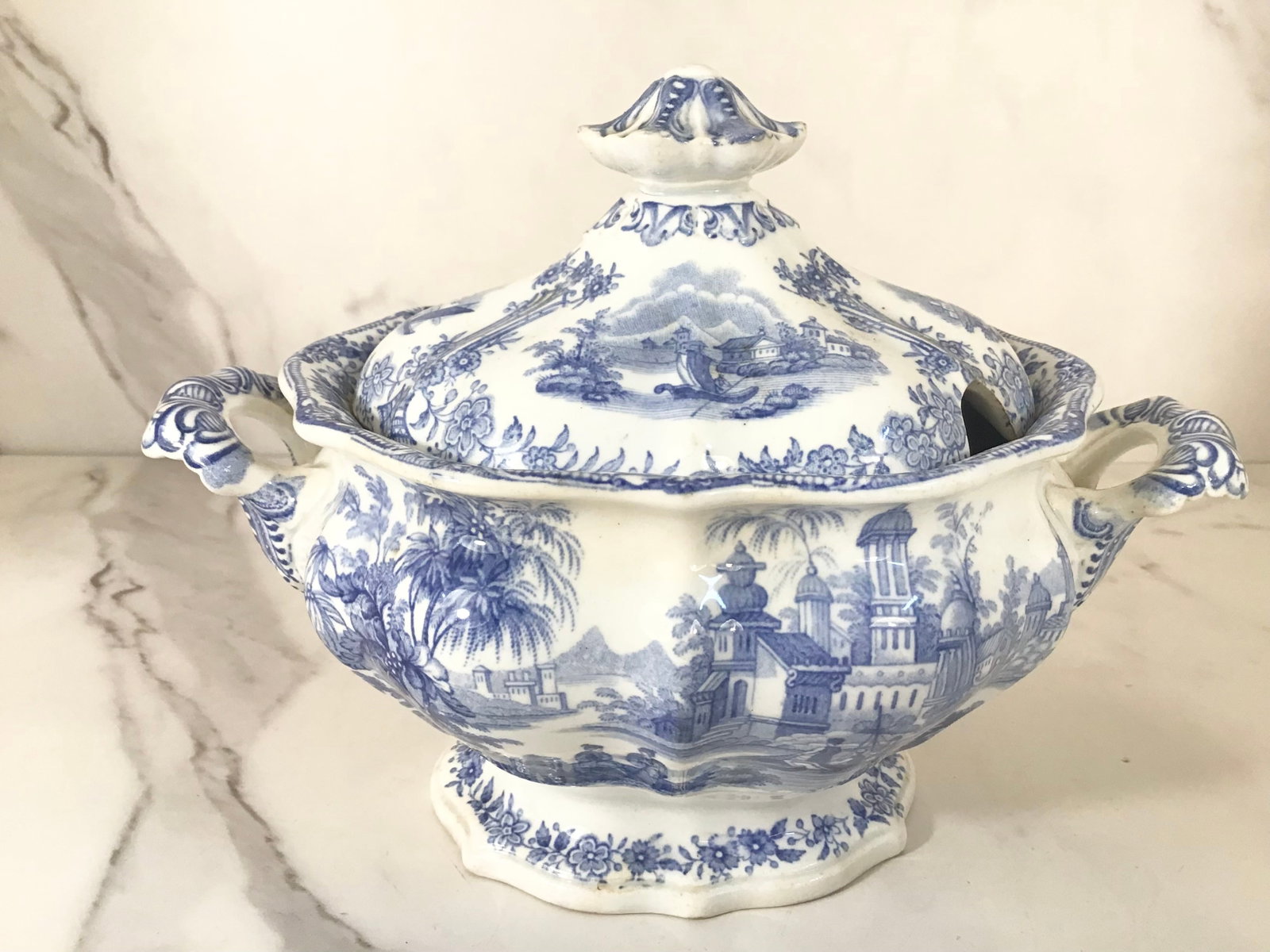 English Staffordshire Blue and White Covered Tureen: 7.5" wide