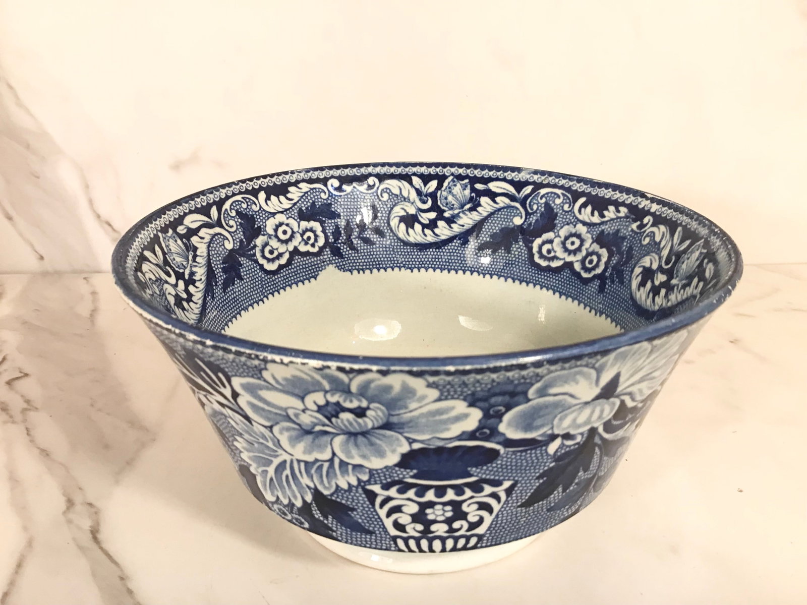 English Staffordshire Blue and White Waste Bowl: 6.5" wide. Moth medallion in center.