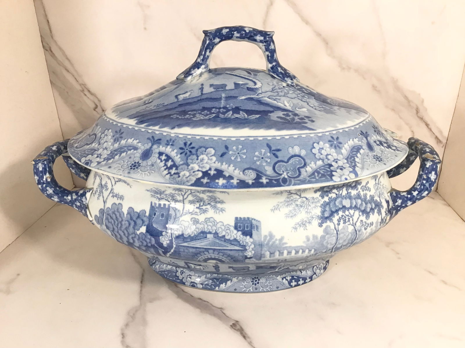 English Pearlware Blue and White Covered Soup Tureen (1 of 6)