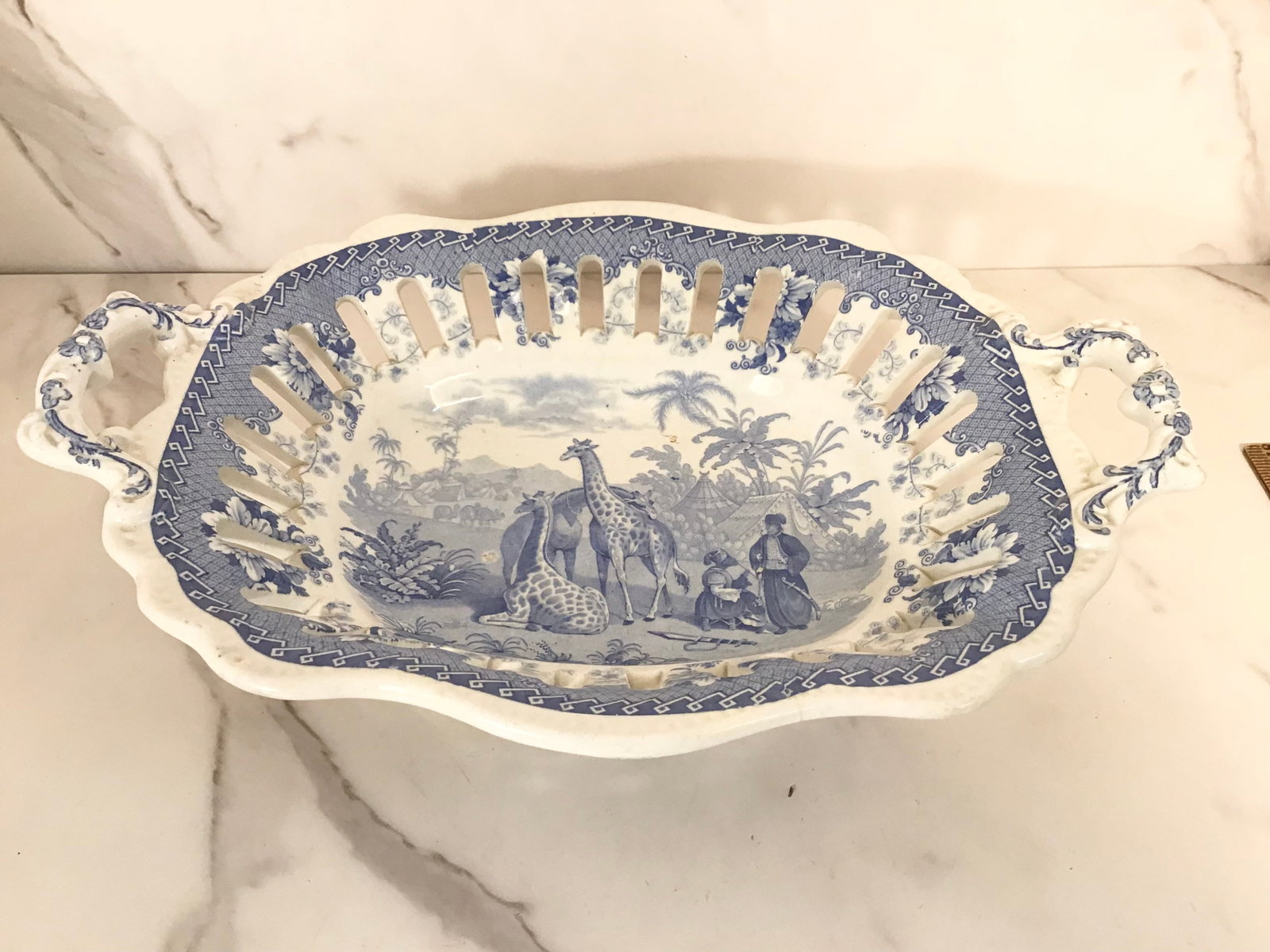 Rare Ridgway 1836 GIRAFFE Pierced Basket: 12" Wide