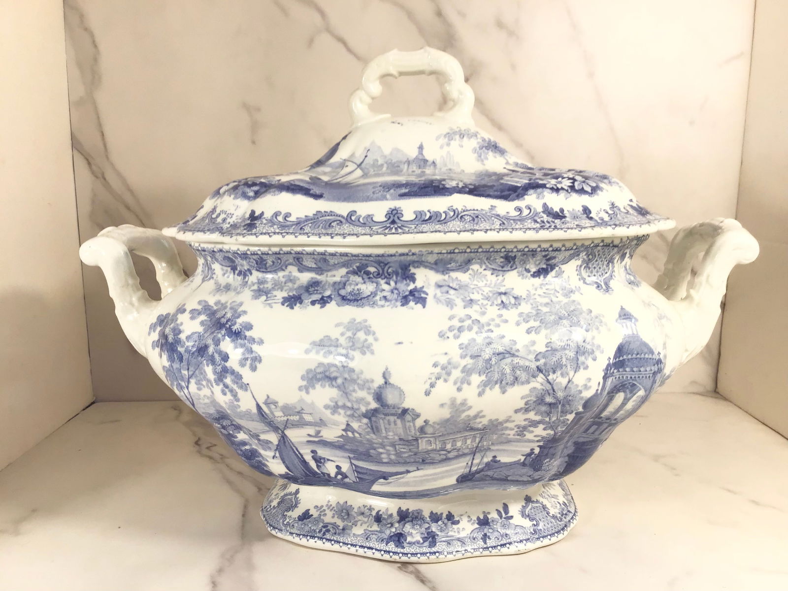 Large English Blue and White JAPANESE Soup Tureen: 15" at its widest. Very large form.