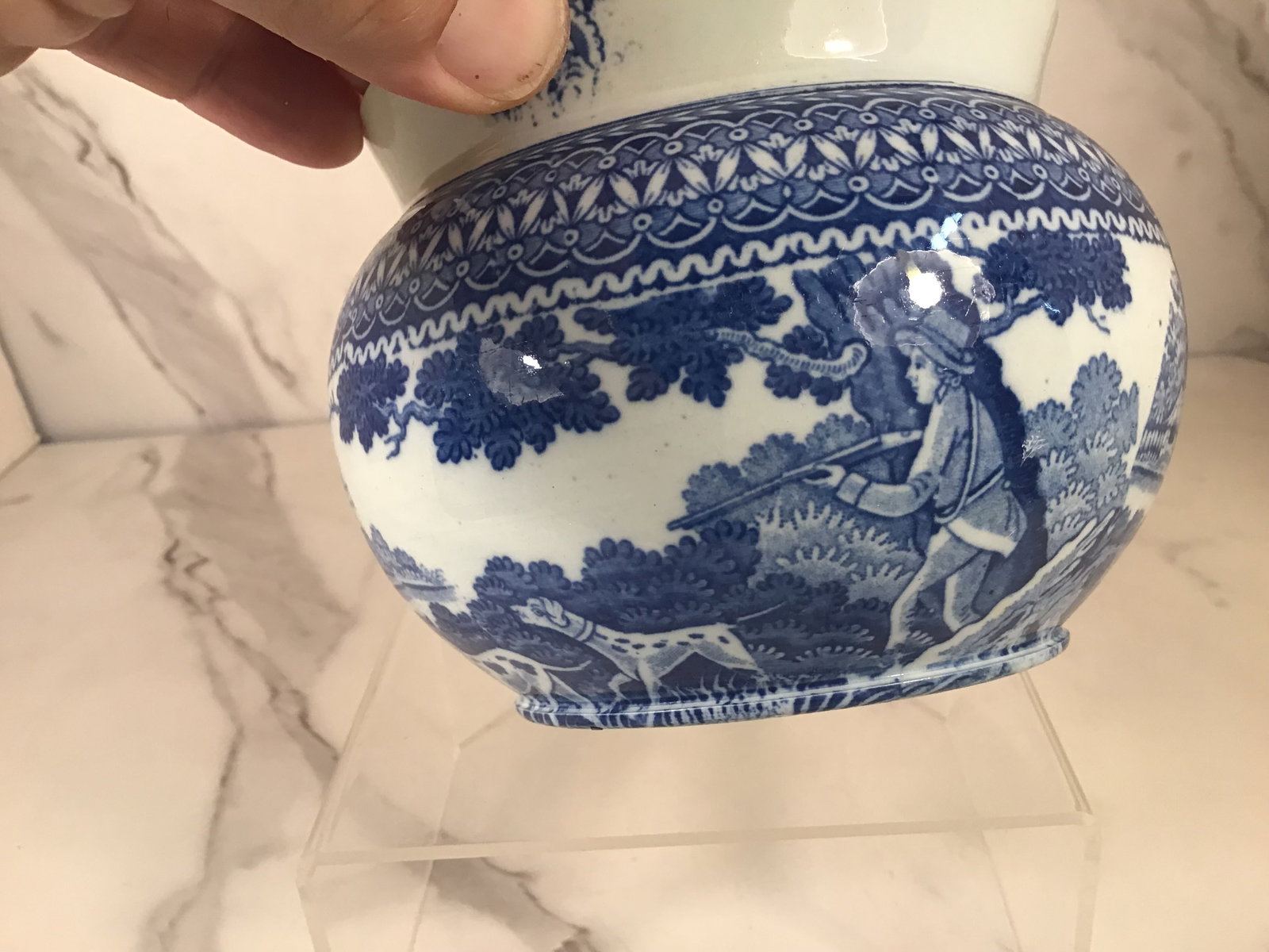 Early Blue and White Pearlware Hunt Scene Covered Sugar: Man with rifle and dogs; 4" tall. Early form.