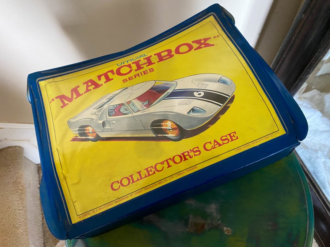 Large Lot of Lesney/Matchbox Cars w Case (1 of 9)