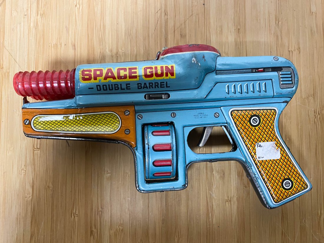 Old Tin Double Barrel Space Toy Gun: Old Tin Double Barrel Space Toy Gun~ trigger is jammed. 10" long.