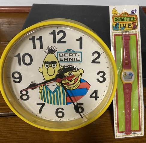 1977 SESAME STREE BERT ERNIE CLOCK AND WATCH: SESAME STREE BERT ERNIE CLOCK AND BIG BIRD COOKIE MONSTER SESAME STREET LIVE WATCH NEW IN PLASTIC