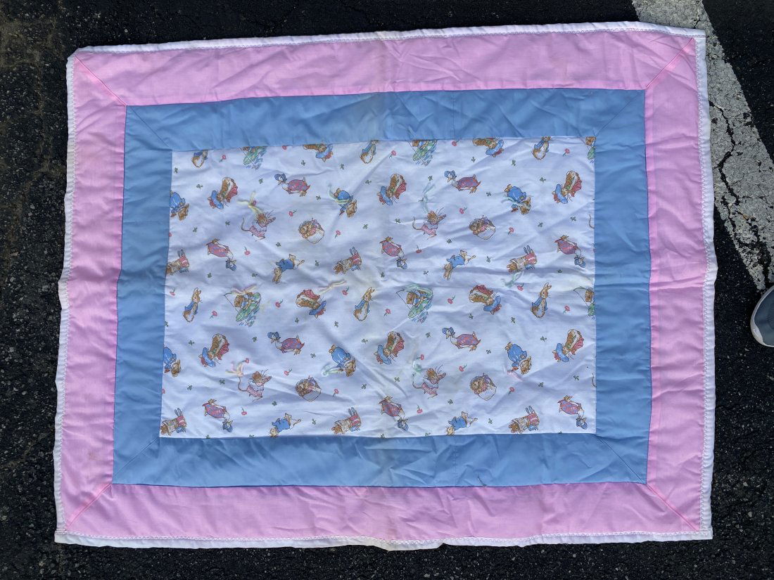 ADORABLE HANDMADE PETER RABBIT BABY QUILT (1 of 4)