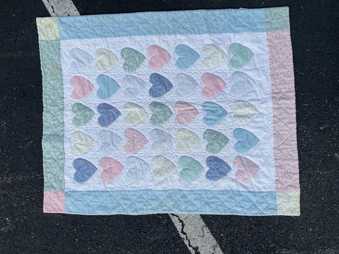 ADORABLE HANDMADE HEART BABY QUILT (1 of 4)