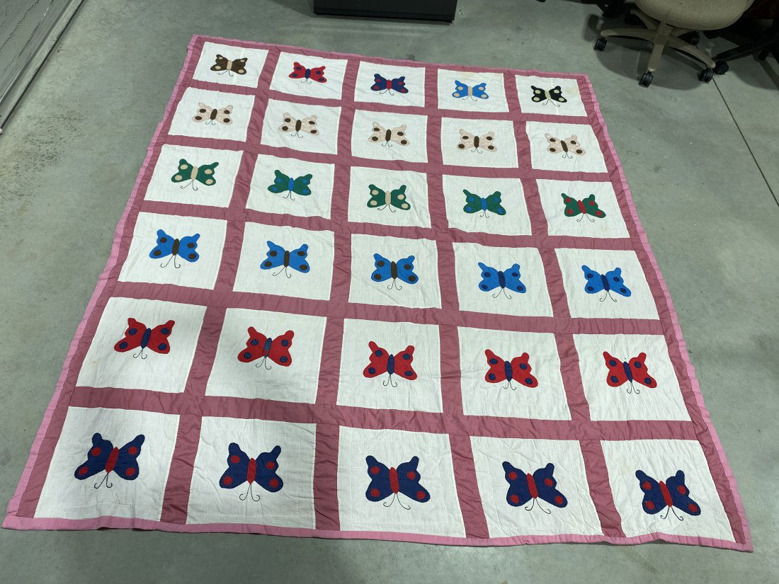 STUNNING HANDMADE BUTTERFLY QUILT 1950S (1 of 6)