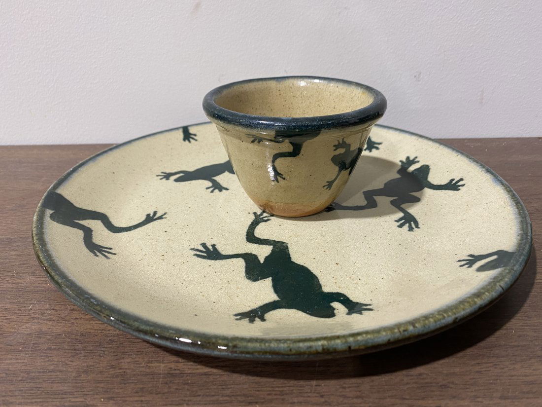 MONROE SALT WORKS POTTERY MAINE SOUP BOWL AND PLATE FROG PATTERN (1 of 7)