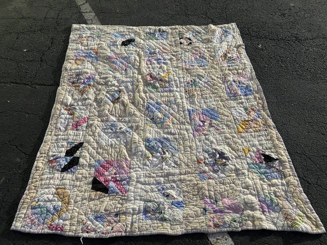 EARLY 1900S HANDMADE PATCHWORK QUILT (1 of 5)