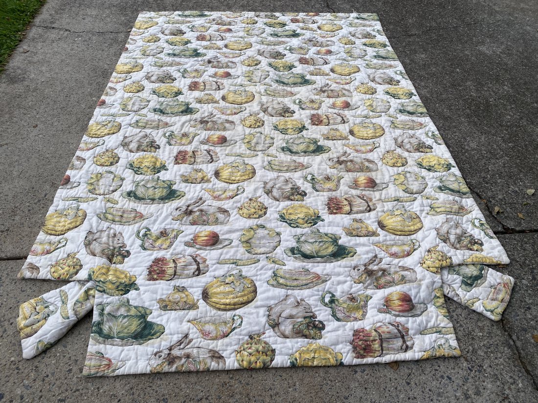 OLD VINTAGE QUILT TWIN SIZE RABBITS ANIMALS: OLD VINTAGE QUILT TWIN SIZE RABBITS SQUIRRELS VEGETABLES FRUITS ADORABLE SEE PHOTOS