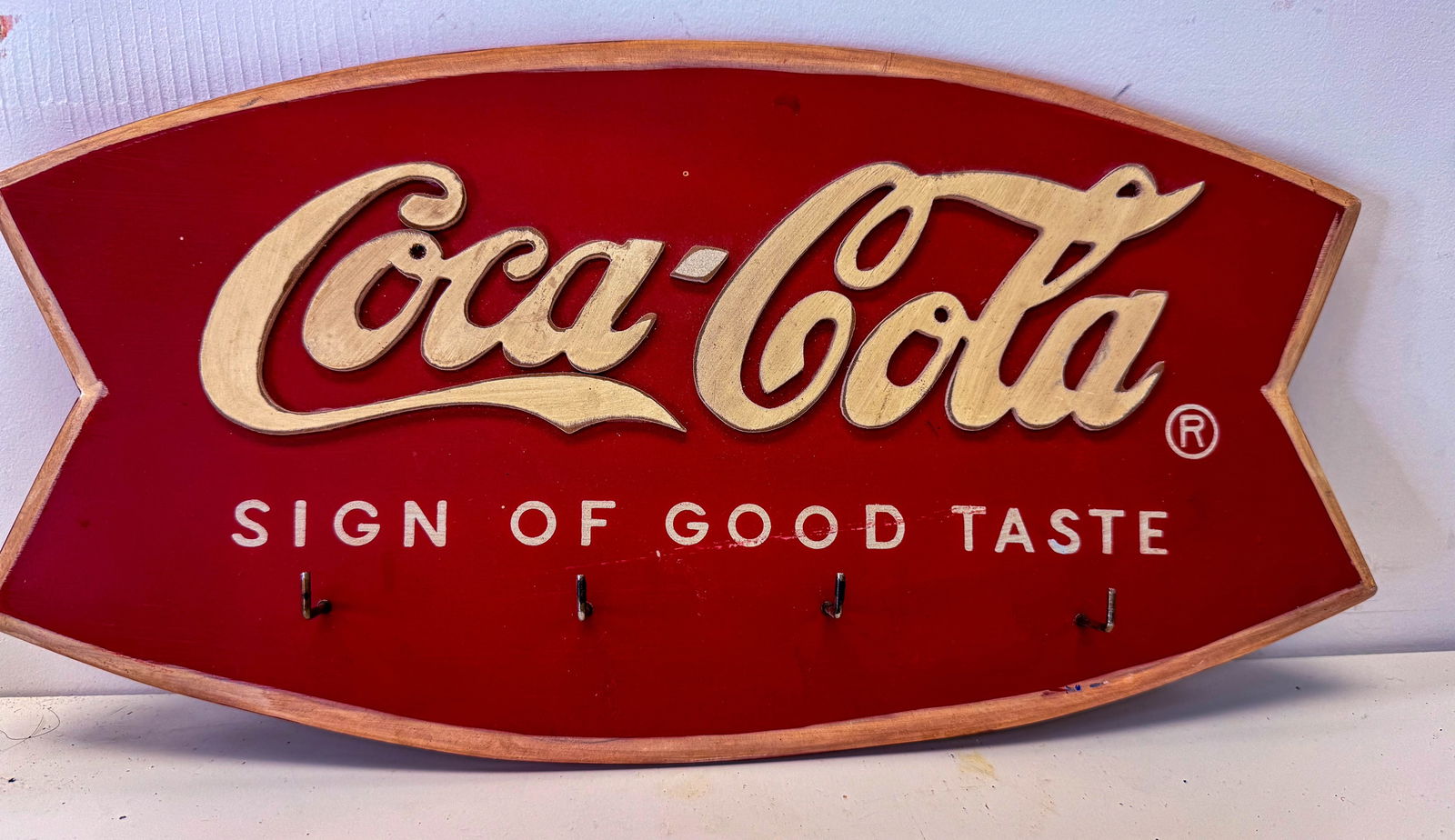 VINTAGE COCA COLA HAND CARVED WOOD SIGN KEY HANGER (1 of 2)