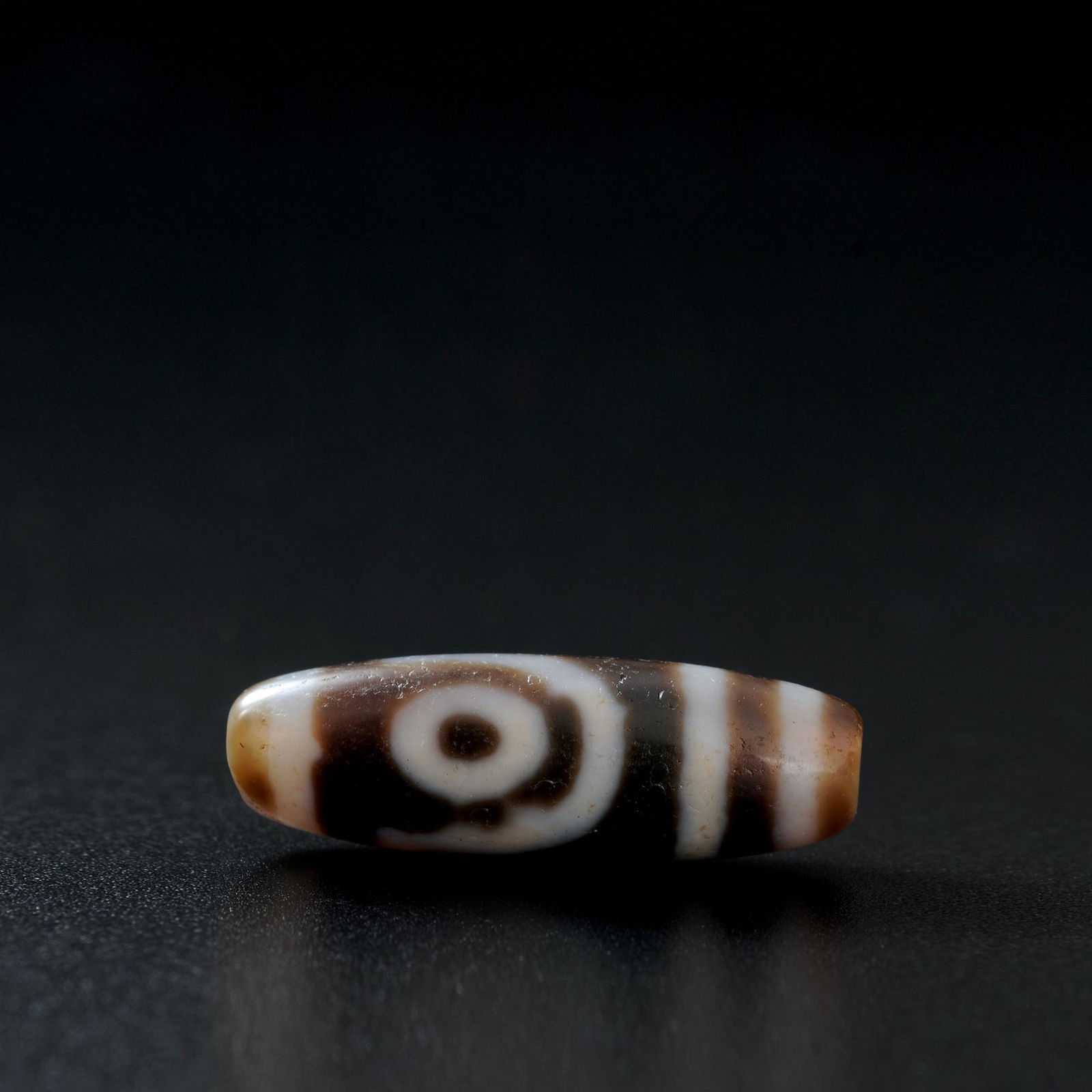 Tibet two-eye dzi-beads (1 of 8)