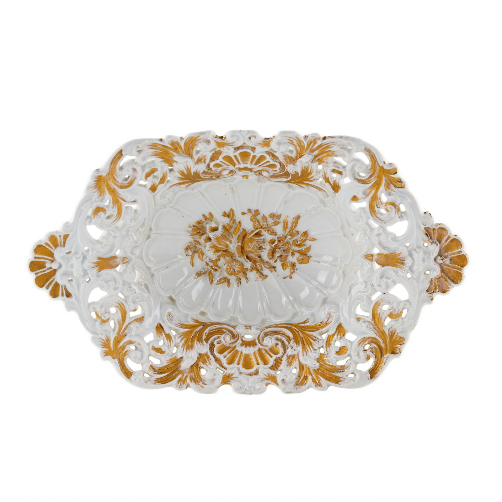 Large rusk bowl. Meissen.: Large porcelain rusk bowl from the Meissen manufactory. Large rusk bowl made of porcelain, decorated with embossed, carved (along the side of the dish) and gilded baroque flower-leaf pattern (shells, 