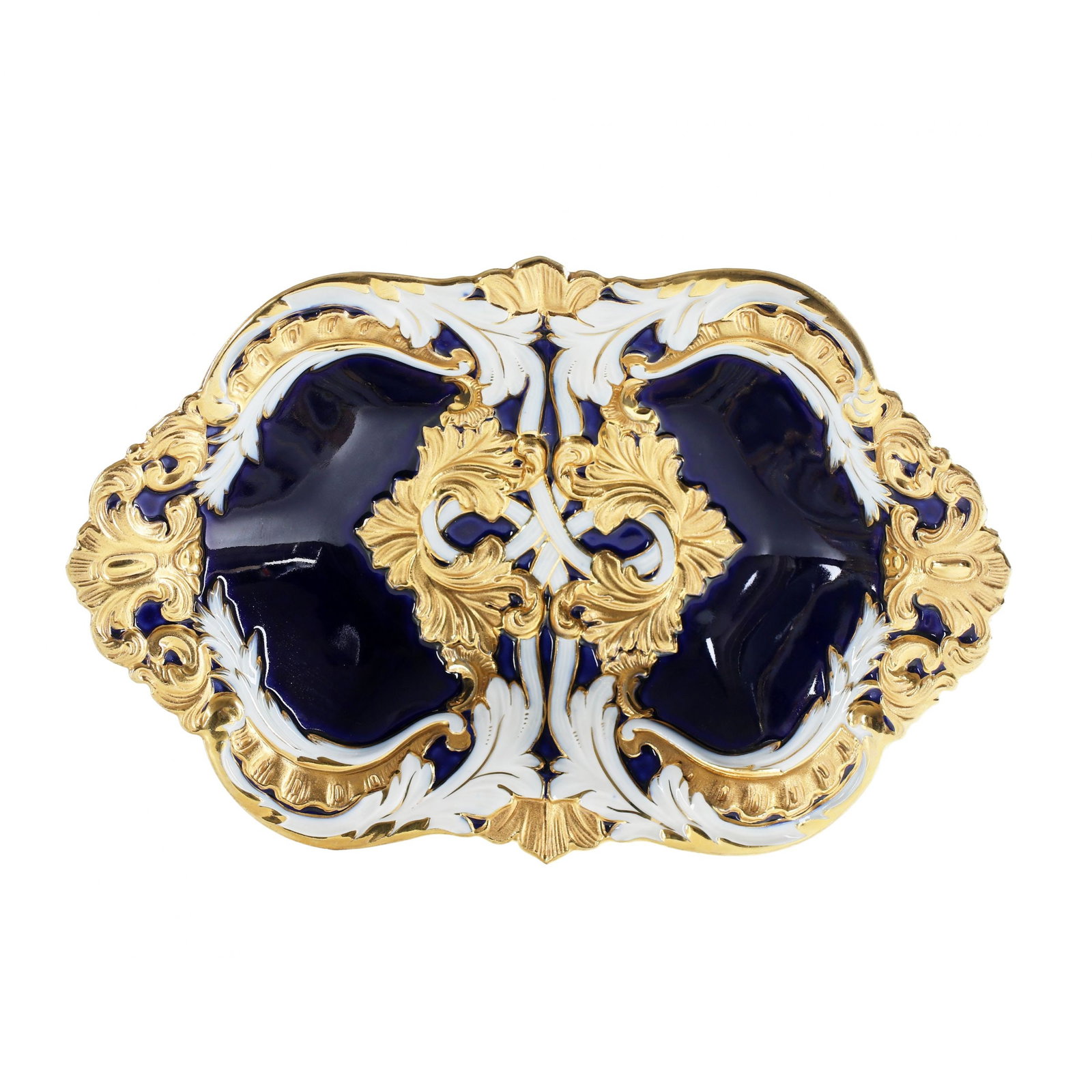 Meissen porcelain dish.: Porcelain biscuit dish Meissen, roccaille with gothic weaving of shoots in the decor and an active gold chord on cobalt blue. 20th century. Length - 30 cm. Width: 20cm, Height: 30cm, Depth: 6cm, Weigh