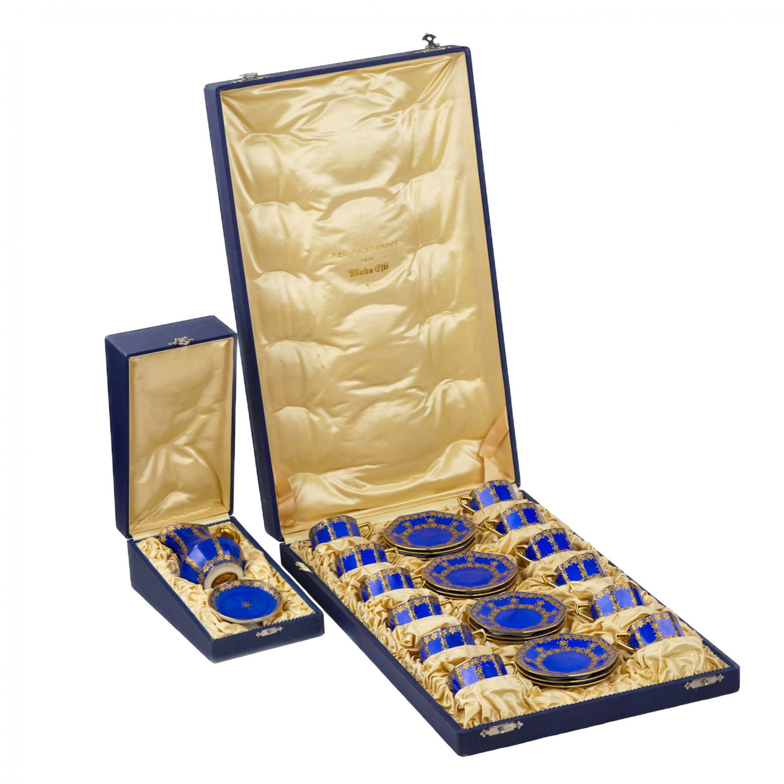 Elegant Rosenthal coffee service for 12 persons.: Elegant Rosenthal coffee service for 12 people in two original cases. The set includes: 12 cups and saucers and a creamer with a stand. An original and spectacular decor with neo-Gothic elements with 