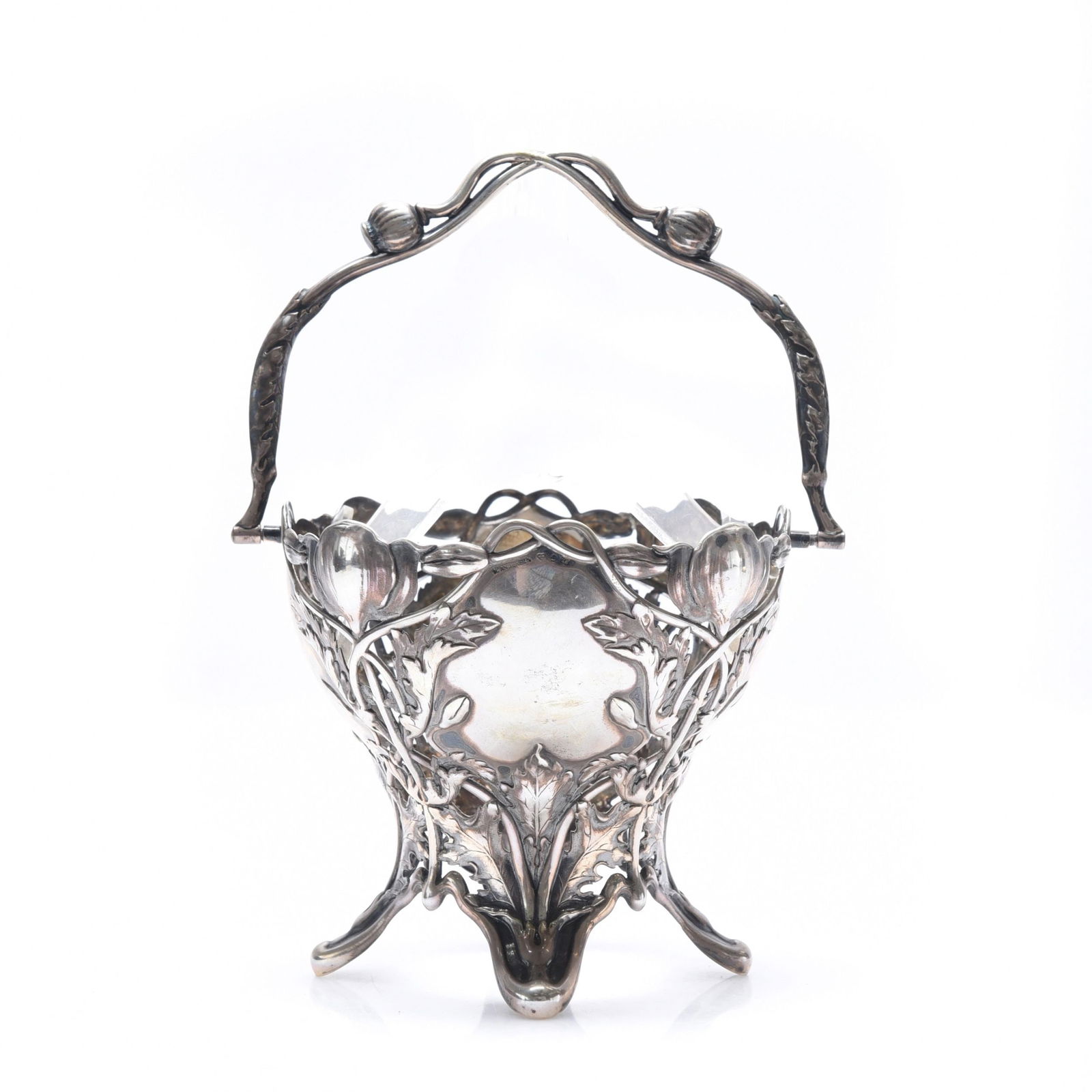 Silver vase for sweets. Karl Andersson. Stockholm, 1902.: Lively and expressive silver candy vase, made in the Art Nouveau style at the Karl Andersson manufactory, Stockholm, 1902, height approx. 11.5 cm, weight 224 grams. Width: 1cm, Height: 11.5cm, Depth: