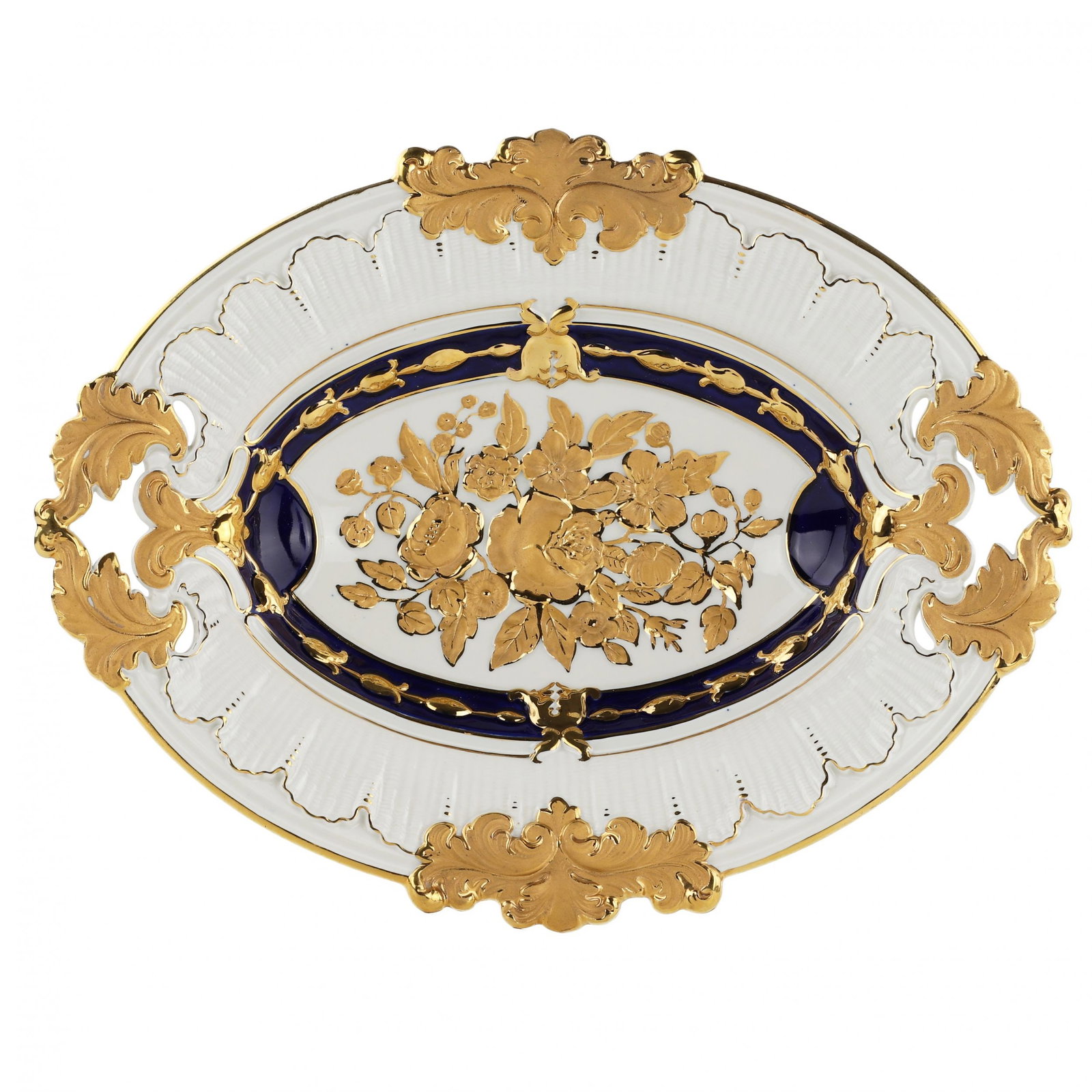 Meissen manufactory biscuit dish. 20th century.: Meissen. Purple and gold biscuit dish. Porcelain, tsirovka, gilding. Blue, underglaze swords of the 1st grade. Model Number: B185. Dimensions: H 6.5 cm x W 31 cm x W 19.5 cm. 20th century. Width: 19.5