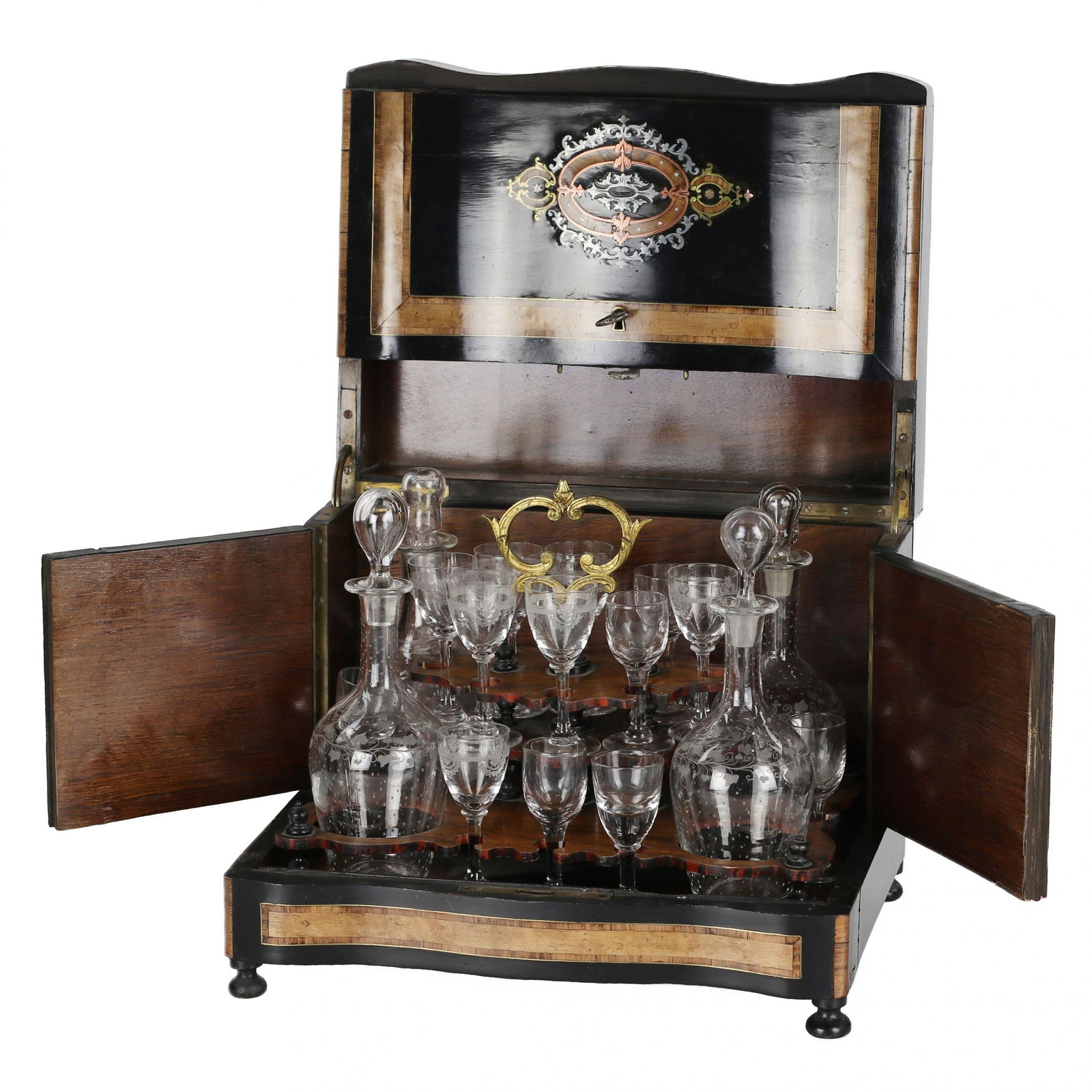 Game box, covered with black and gold lacquer. China, Canton, 19th century.  (1 of 5)