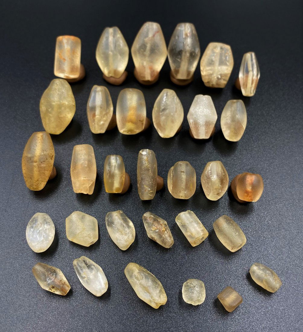 Antique Stone Age Crystals Quartz Beads Necklace: Rare Stone Age Ancient Rock Crystals Beads Necklace.Size Details Pictures Are Listed Above. Conditions As Shown In The Pictures. Rich In Patina.