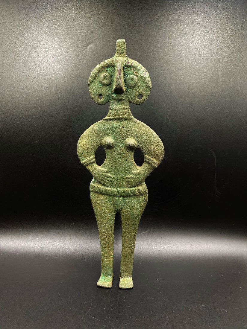 Old Tribal Art Antique Luristan Antiquities Bronze Idol Sculpture Statue: An Ancient Bronze Tribal Art Idol Figure. Rich In Patina. Rare Item For Collections And Study.