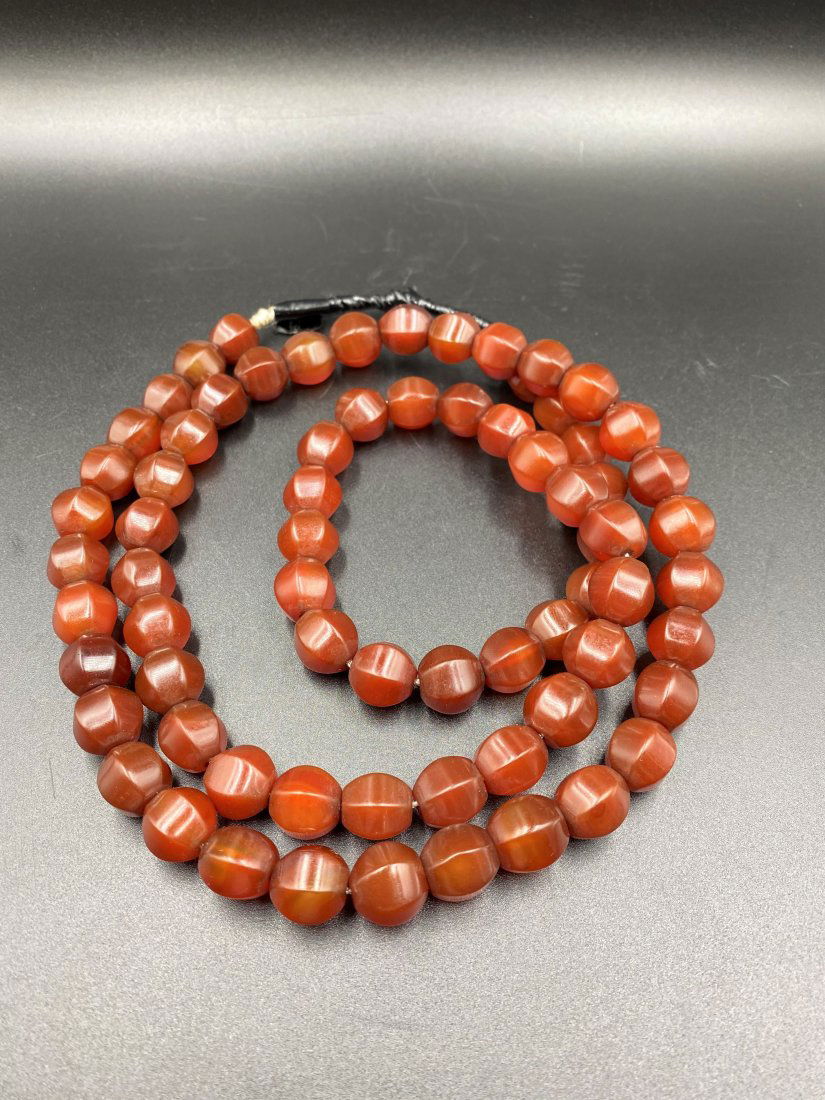 Himalayan Antique Nagaland Carnelian Vintage Beads Necklace: The Beautiful Carnelian Beads. The Necklace Is Very Long.