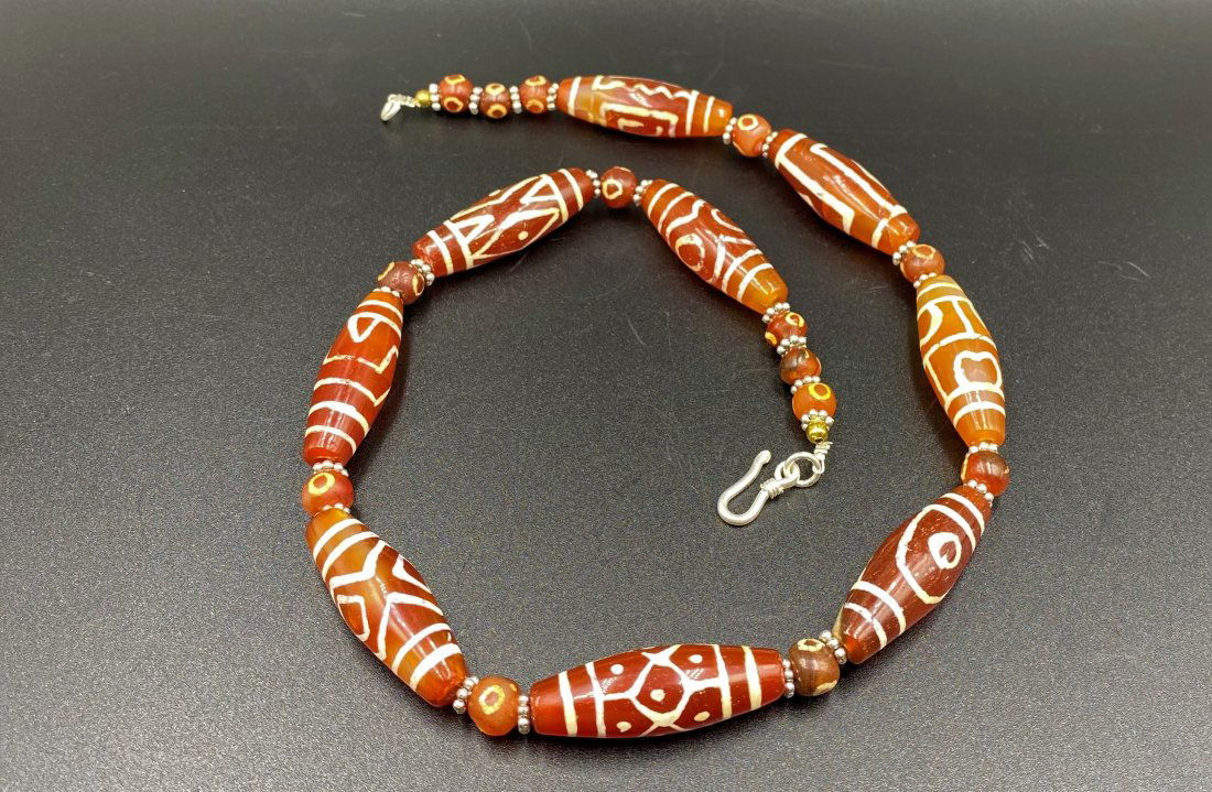Himalayan Antique Etched Carnelian Beads Necklace: Rare Etched Carnelian Beads Necklace. Every Beads is Beautifully Etched With Rare Pattern.