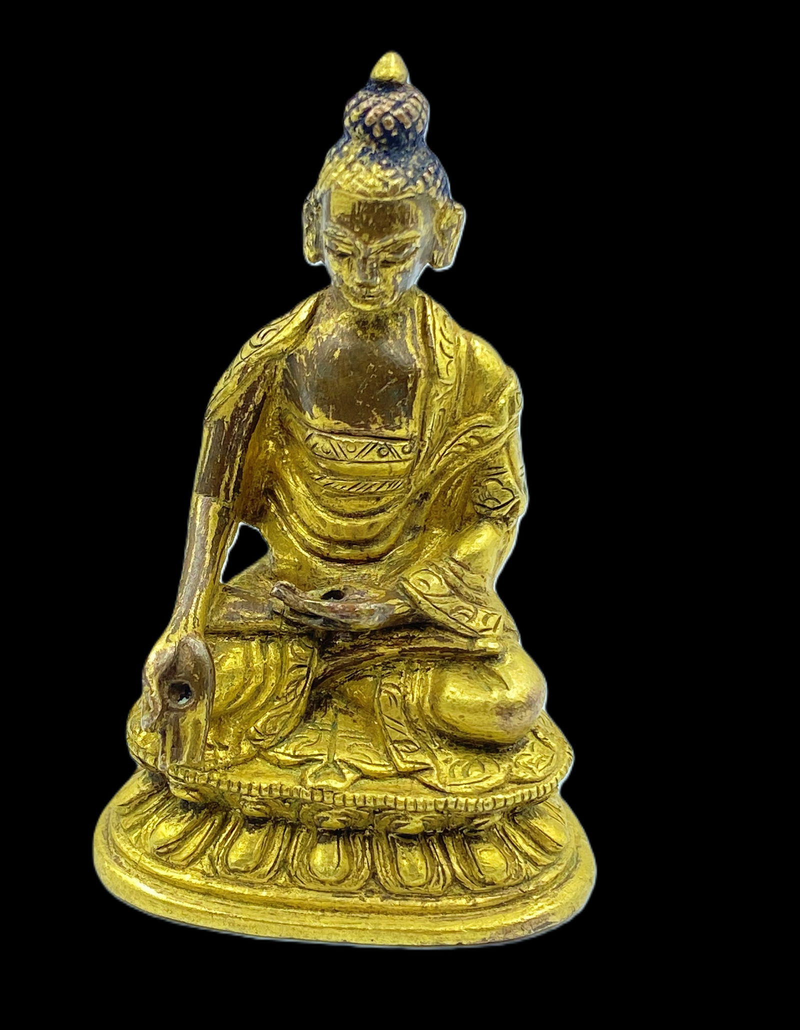 Qing Dynasty Antique Himalayan Tibetan Gilded Bronze Buddha Statue: Qing Dynasty Himalayan Tibetan Gilded Bronze Buddha Statue.For more details, please feel free to reach out to our customer service team before placing a bid. We're happy to assist you. The condition o