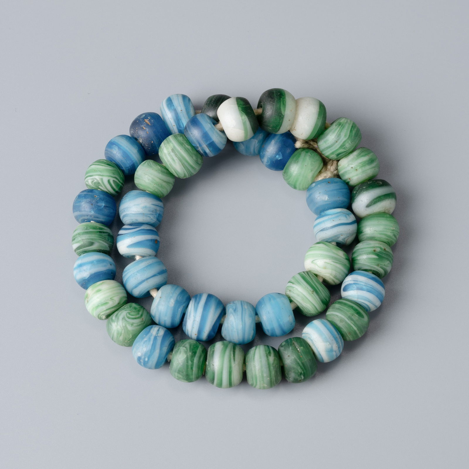 Antique Vintage Glass Beads Central Asian Safavid Dynasty [Length : 19in, 151gram]: Antique Vintage Glass Beads Central Asian Safavid Dynasty [Length : 19in, 151gram] [Bead Size : 1.3 x 1cm]