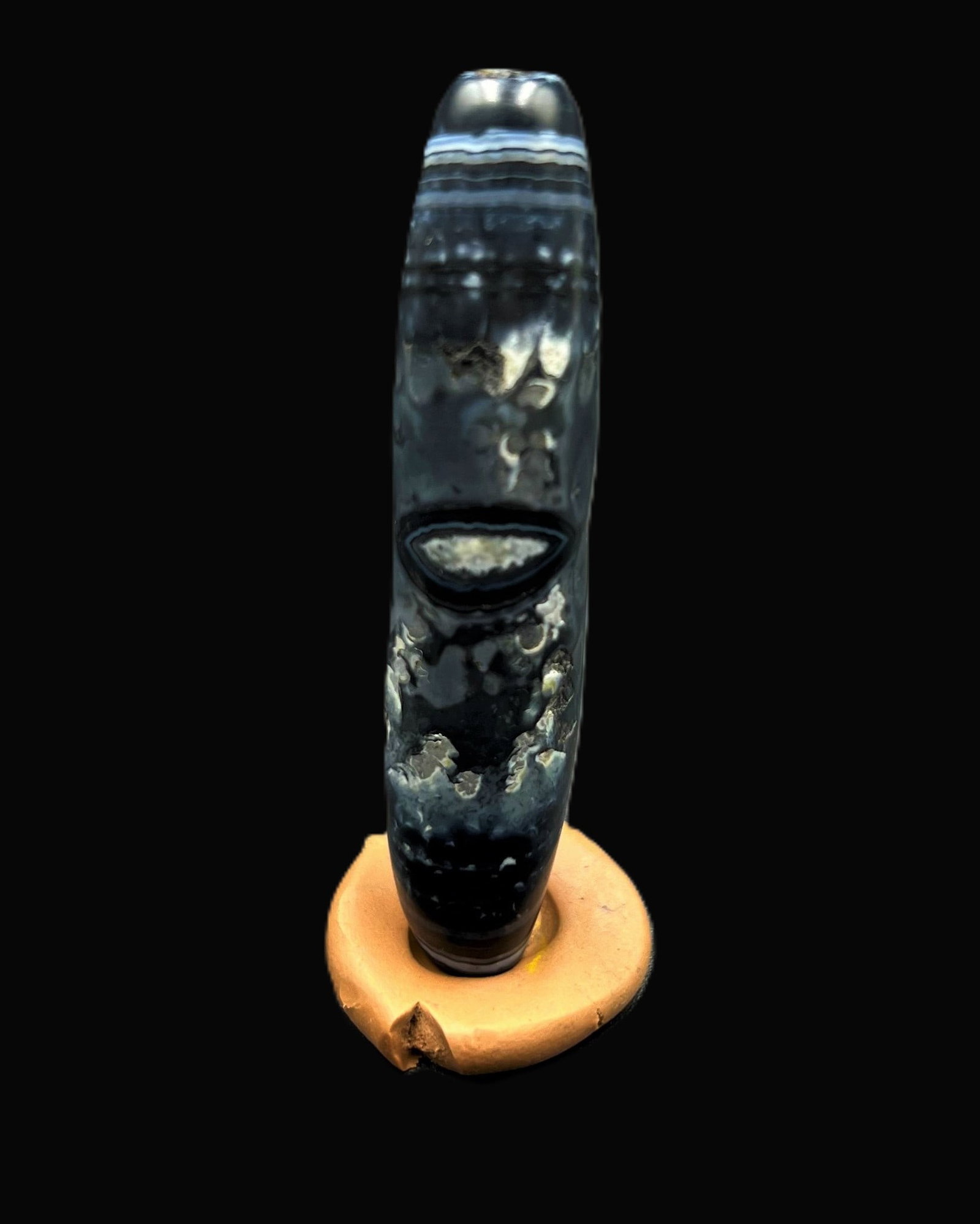 Himalayan Indo Tibet Nepali Agate Stone With Natural Eyes Design Long Bead: Beautiful Big Size Banded Agate Bead With Natural Eyes Pattern.Size Details Pictures Are Listed. Condition Of Bead As Shown In The Pictures.