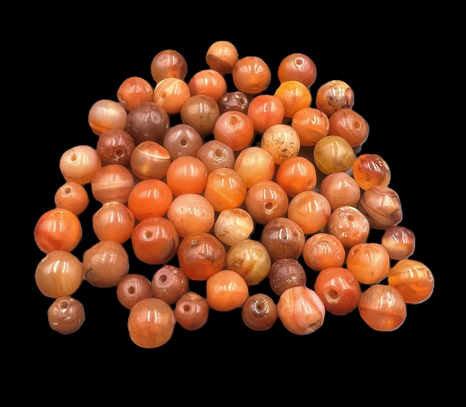 Original Vintage Gems Jewelry Trade Antique Carnelian Agate Old Beads Strand: Beautiful Collection Of Antique Carnelian Old Beads Strand.Size Details Pictures Are Listed. Conditions Of Beads As Shown In The Pictures.