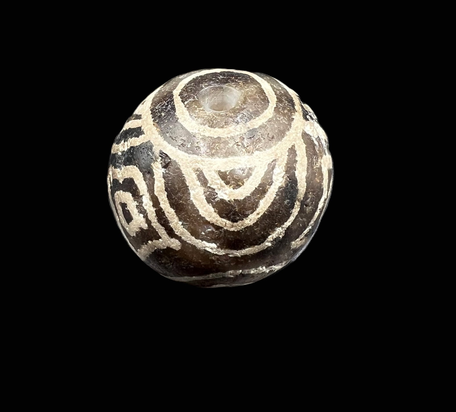 Big Size Himalayan Nepali Indo Tibetan Cultures Agate Eye Dzi Mala Bead: Nice Collection Of Himalayan Big Size Etched Painted Agate Bead. Size Details Pictures Are Listed. Conditions Of Bead As Shown In The Pictures.