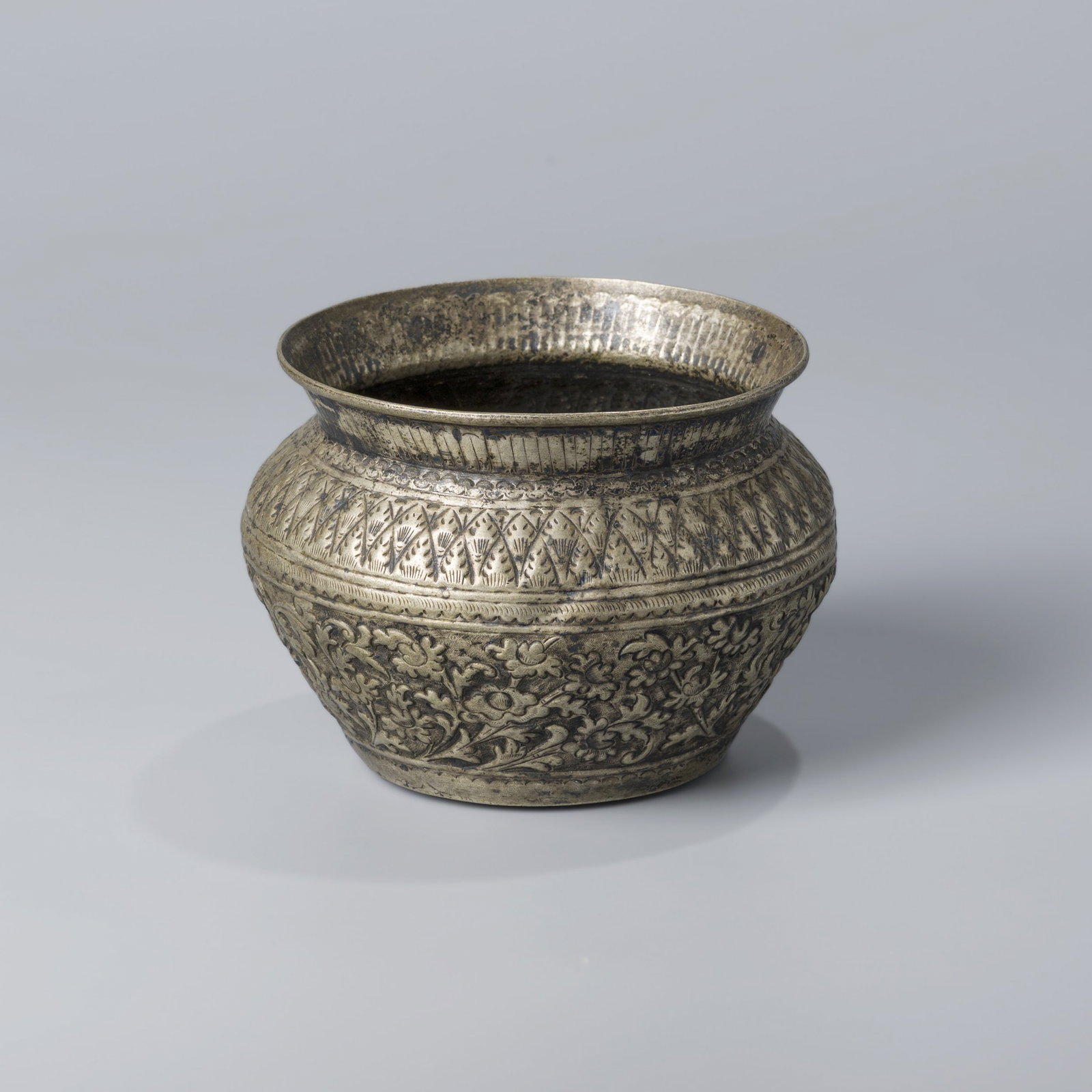 Antique Thai Tranditional Solid Silver Water Vessel: Antique Thai Tranditional Solid Silver Water Vessel [12.4 x 8.5cm, 152gram]