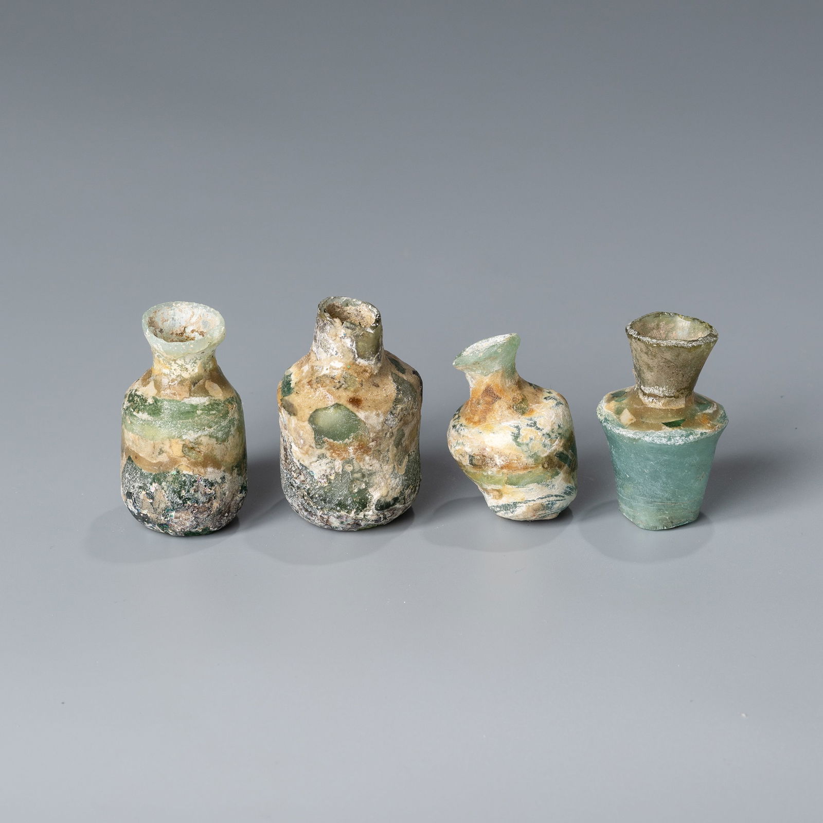 Ancient Roman Glass Bottle Vessel Lot: Ancient Roman Glass Bottle Vessel Lot Total Weight :112gram