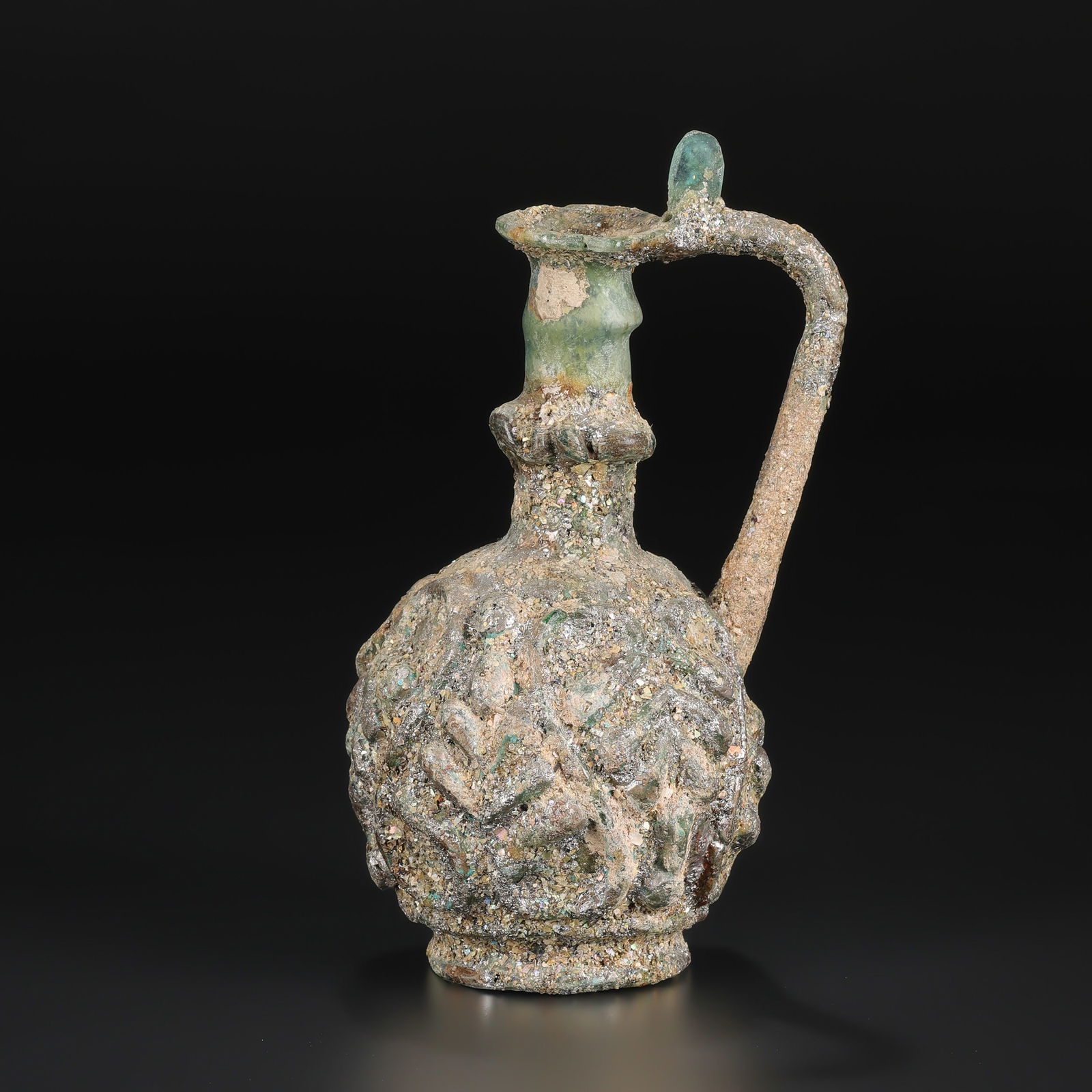 Roman Glass Perfume Bottle: An ancient Roman perfume bottle crafted from glass, showcasing classic form and delicate craftsmanship. Size Detail: 8.5 x 18cm Weight: 267gram