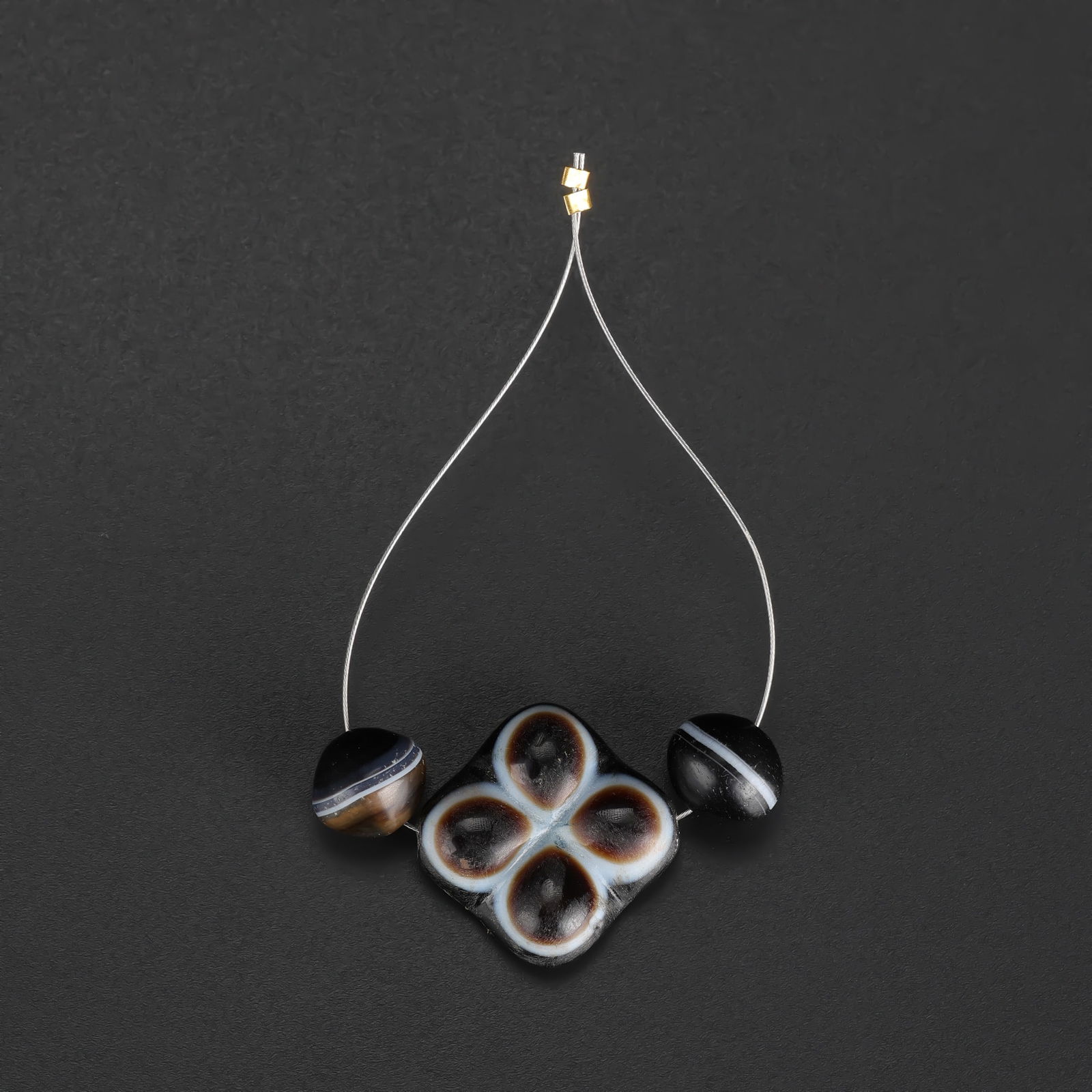 Nepalese-Tibetan Rare Luk Mik 4-Eyed Agate Bead with Sulemani (Bhaisajyaguru) Pair: Nepalese-Tibetan Rare Luk Mik 4-Eyed Agate Bead with Sulemani (Bhaisajyaguru) Pair Total Weight: 11gram