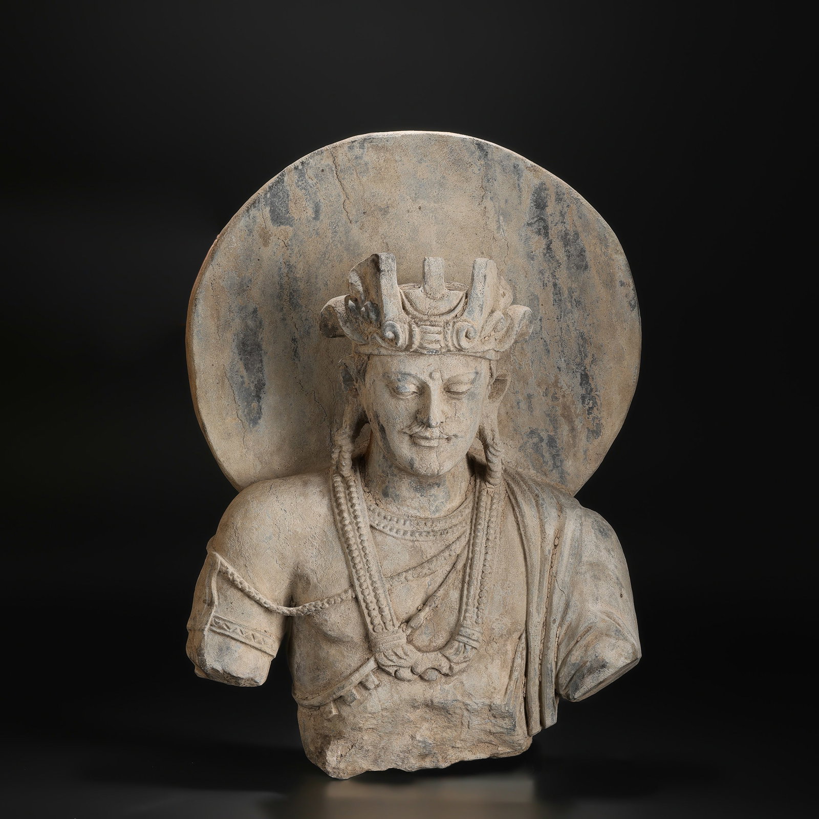 Gandhara Early Buddhist Art Bodhisattva Stone Sculpture with Halo: Gandhara Early Buddhist Art Bodhisattva Stone Sculpture with Halo 34 x 51cm Weight: 29kg