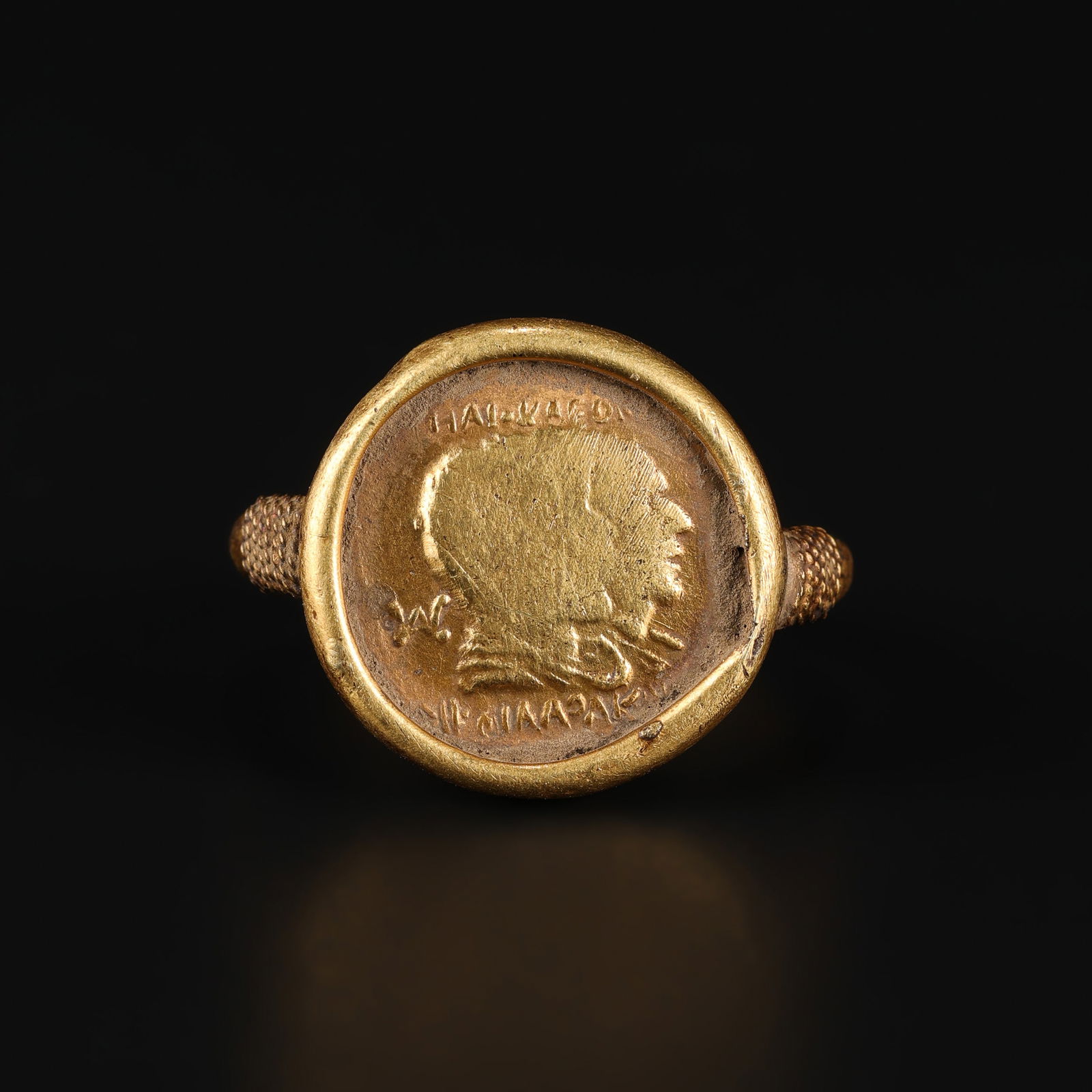 Ancient Roman/Greek Gold Coin Ring – 8g: Gold ring featuring an ancient coin, Roman or Greek origin, weight 8 grams Total Weight: 8gram
