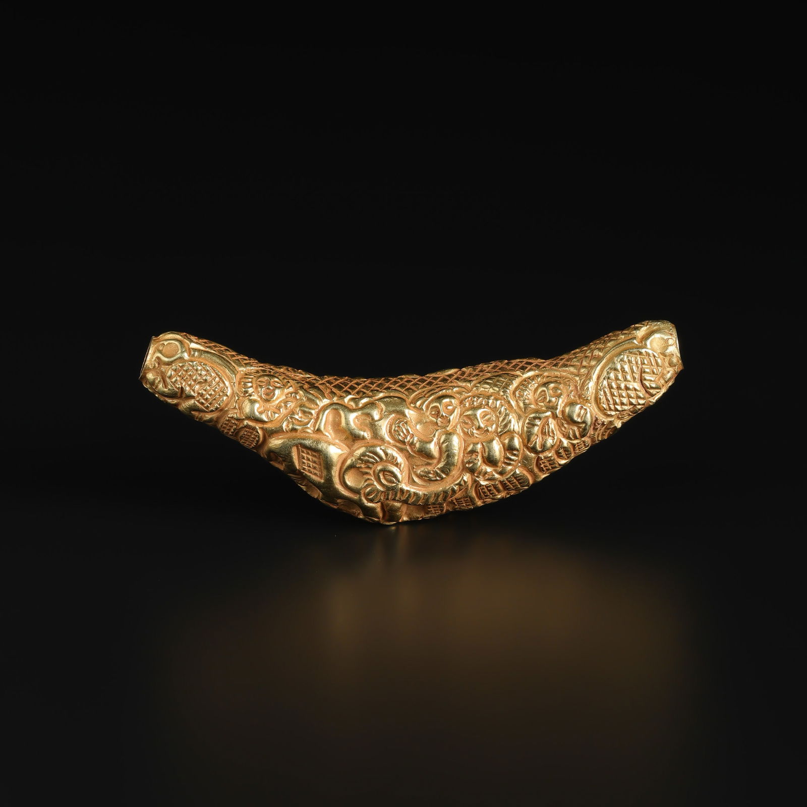 Ancient Pagan Dynasty Gold Figural Amulet Pendant: Solid 18K gold amulet pendant from the Pagan Dynasty, adorned with multiple finely detailed figures. Weighing 21 grams Size Detail: 9 x 3.3cm Weight: 21gram