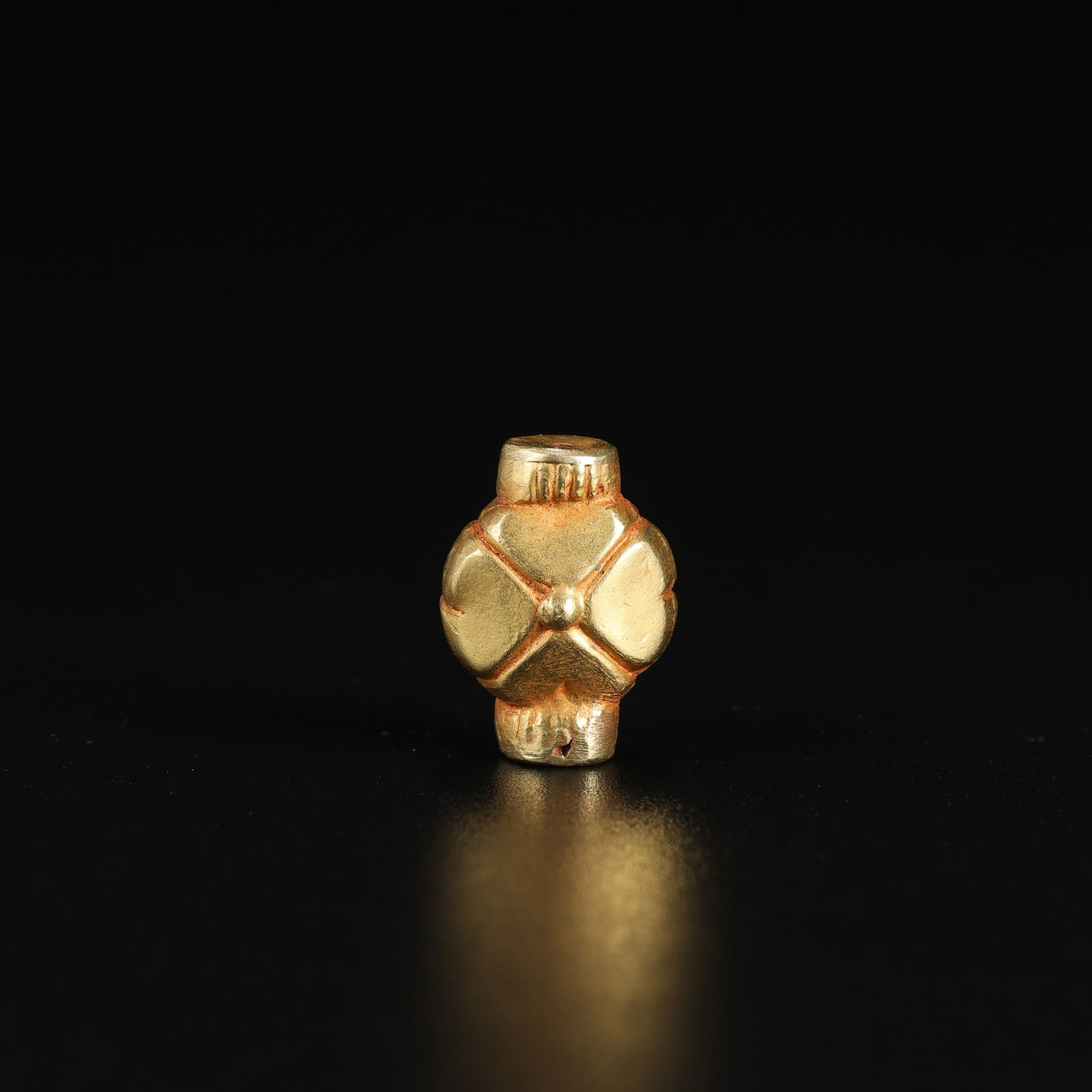 Ancient Roman Solid Gold Bead: An Ancient Roman bead crafted in solid gold, weighing 1.8 g. Size Detail: 1.2 x 1.6cm Weight: 1.8gram