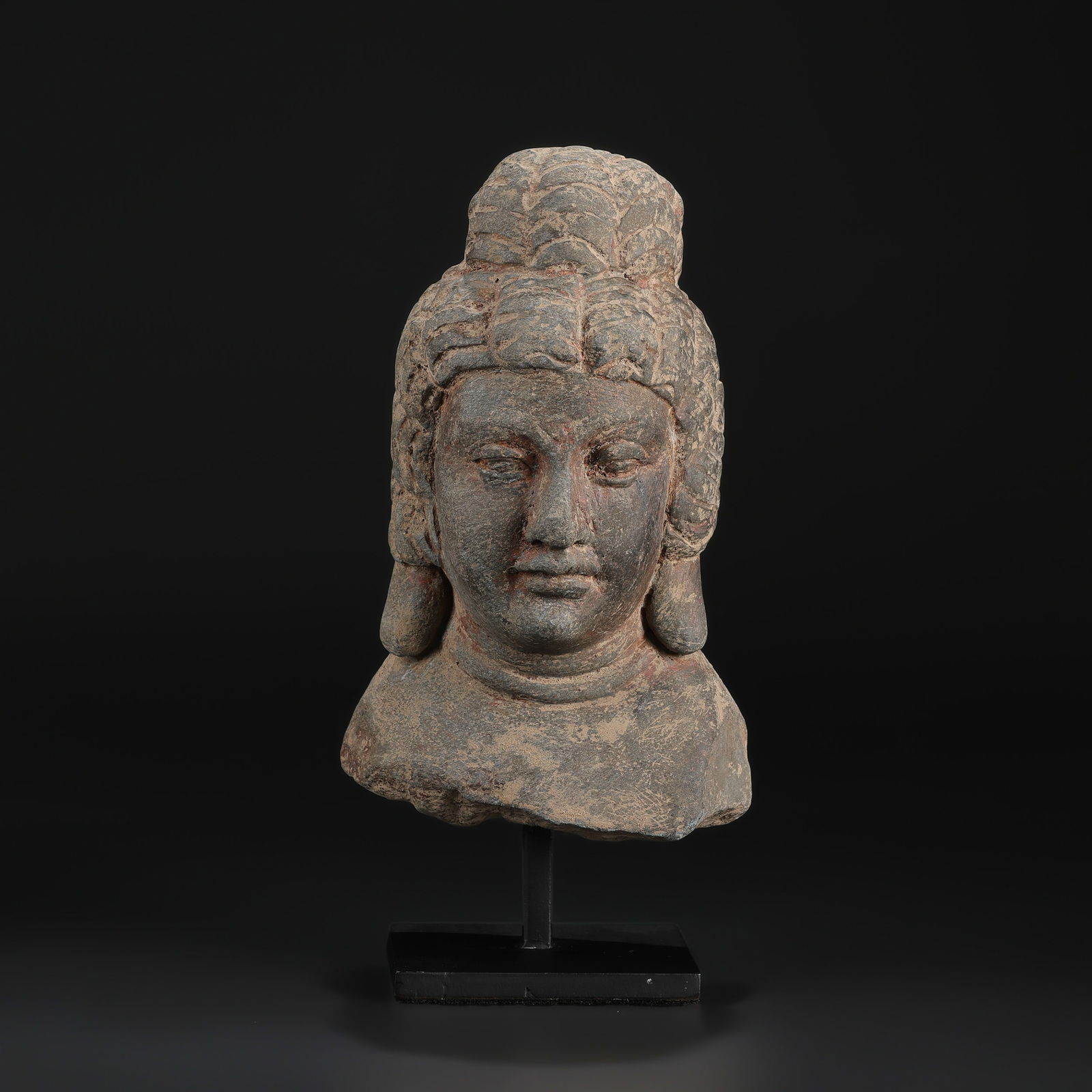 Gandhara Art Old Gray Stone Head of Avalokitesvara: Gandhara Art Old Gray Stone Head of Avalokitesvara Size Detail: 12.5 x 21cm Total Weight: 4kg