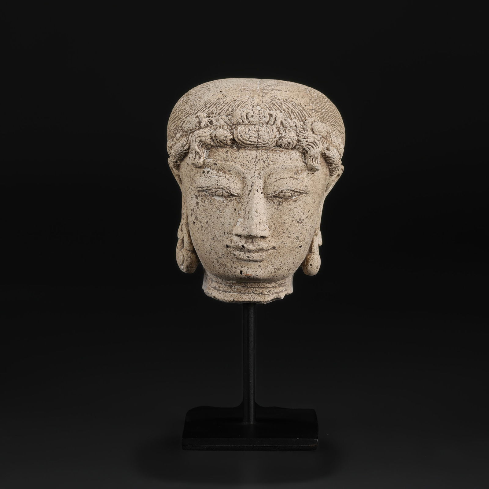 Antique Southeast Asian Javanese Stone Head Sculpture: Antique Southeast Asian Javanese Stone Head Sculpture Size Detail: 8 x 10.5cm Total Weight: 618gram