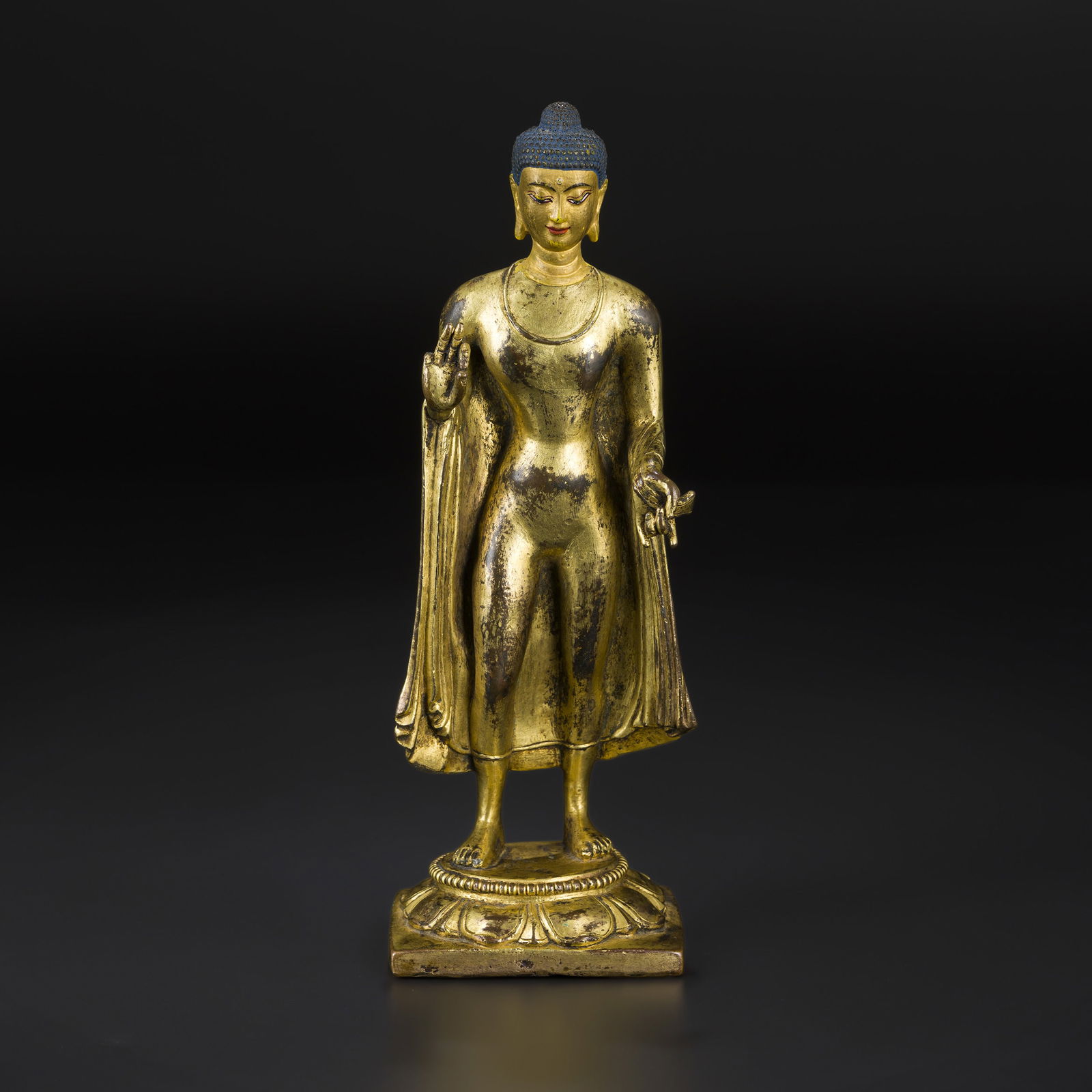 Qing Dynasty Tibetan Gilt Bronze Figure of Buddha: Qing Dynasty Tibetan gilt bronze figure of the Buddha, finely cast and richly gilded. Size Detail: 7 x 20cm Weight: 921gram