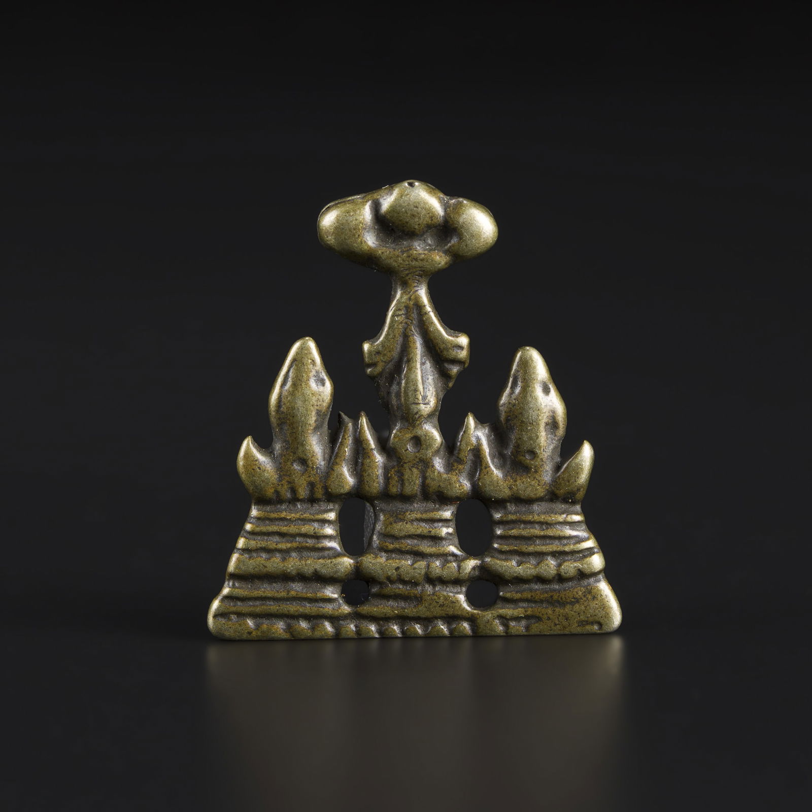 Tibetan Bronze Amulet Pendant: Tibetan Bronze Amulet Pendant Size Detail: 3.1 x 3.4cm Weight: 9gram