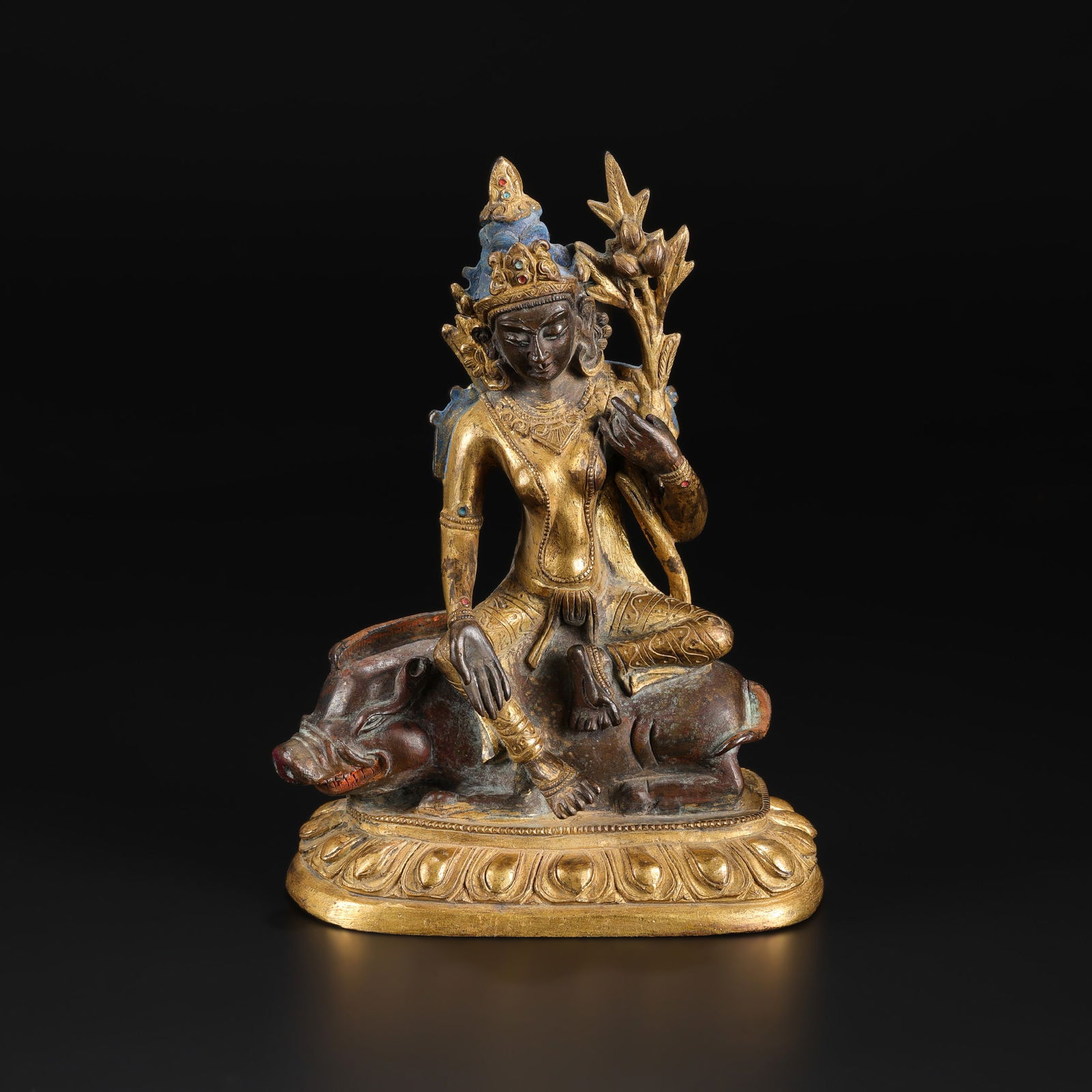 Tibetan Qing Dynasty Gilt Bronze Statue of a Buddhist Deity: Tibetan Qing Dynasty Gilt Bronze Statue of a Buddhist Deity Size Detail: 12 x 16cm Weight: 1.6kg